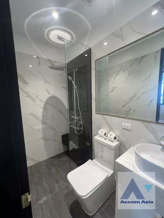 9  4 br House for rent and sale in Sukhumvit ,Bangkok BTS Ekkamai - BTS Phra khanong at House  in compound AA39564