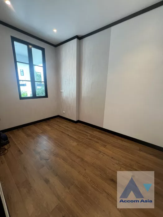 8  4 br House for rent and sale in Sukhumvit ,Bangkok BTS Ekkamai - BTS Phra khanong at House  in compound AA39564