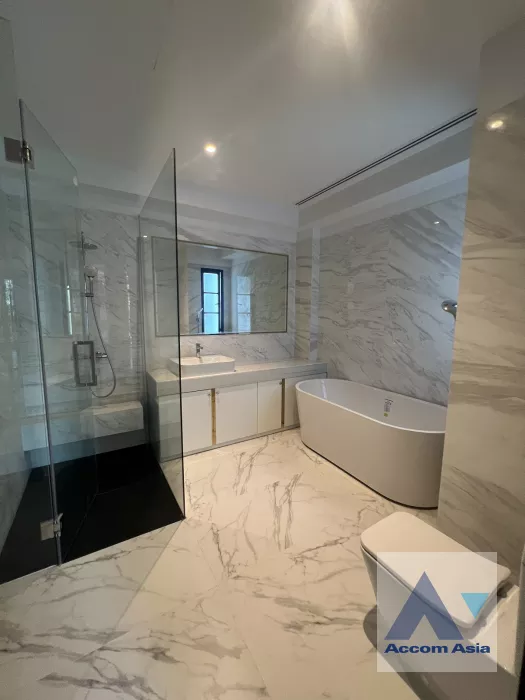 12  4 br House for rent and sale in Sukhumvit ,Bangkok BTS Ekkamai - BTS Phra khanong at House  in compound AA39564