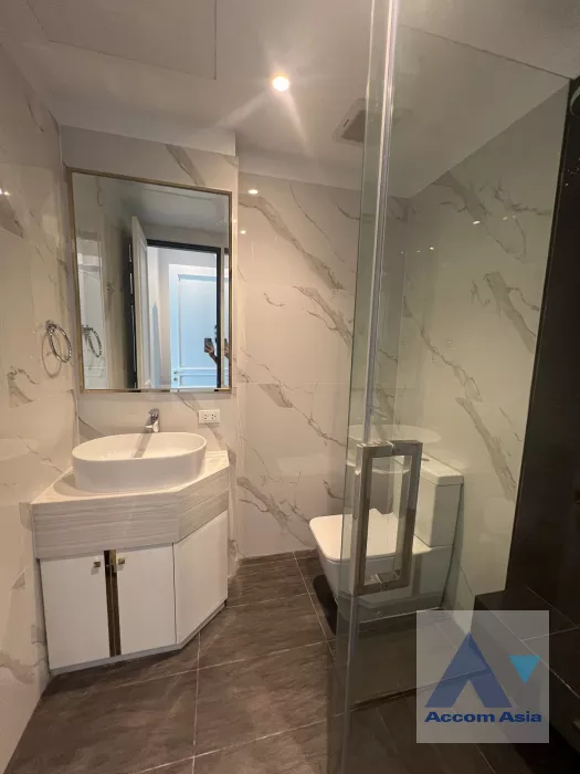 16  4 br House for rent and sale in Sukhumvit ,Bangkok BTS Ekkamai - BTS Phra khanong at House  in compound AA39564