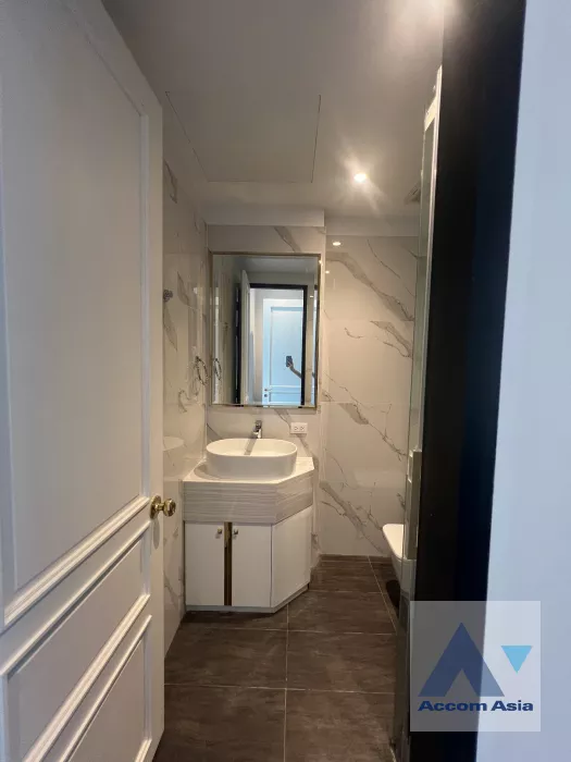 15  4 br House for rent and sale in Sukhumvit ,Bangkok BTS Ekkamai - BTS Phra khanong at House  in compound AA39564