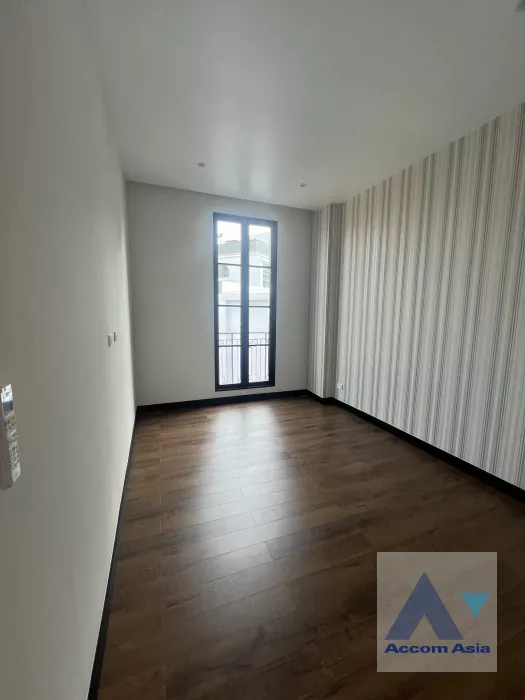 14  4 br House for rent and sale in Sukhumvit ,Bangkok BTS Ekkamai - BTS Phra khanong at House  in compound AA39564