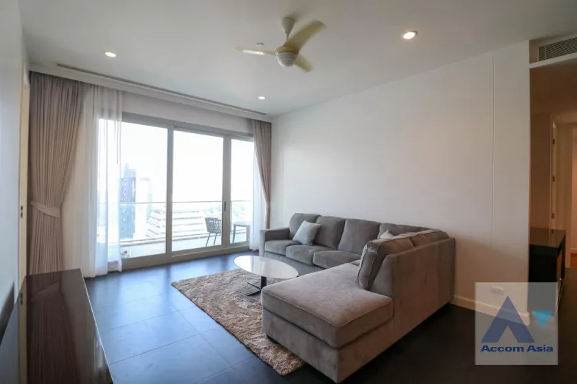 unit 3 Bedrooms  Condominium For Rent in Ploenchit, Bangkok  near BTS Ratchadamri - MRT Silom (AA39569)