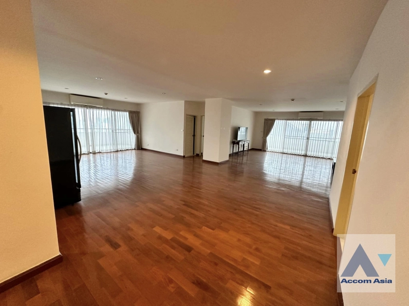 unitBig Balcony |  3 Bedrooms  Condominium For Rent in Sukhumvit, Bangkok  near BTS Nana (AA39573)
