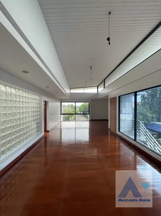 7  4 br House For Sale in Phaholyothin ,Bangkok  AA39581