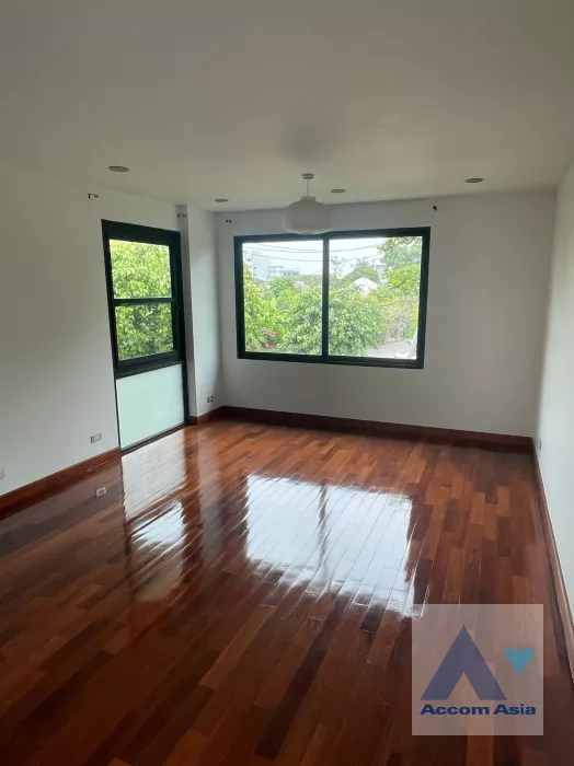 8  4 br House For Sale in Phaholyothin ,Bangkok  AA39581