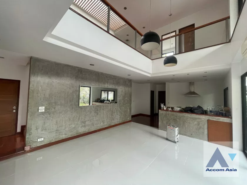  1  4 br House For Sale in Phaholyothin ,Bangkok  AA39581