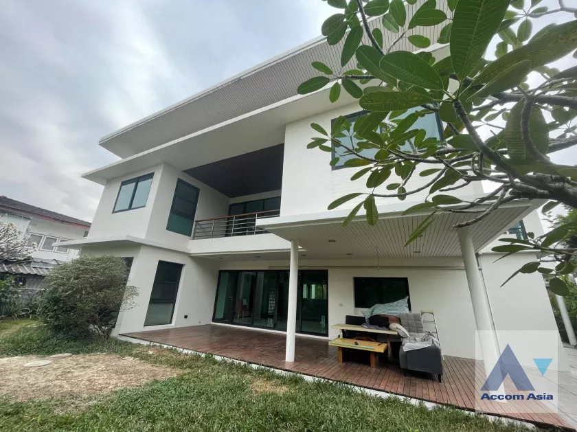 26  4 br House For Sale in Phaholyothin ,Bangkok  AA39581