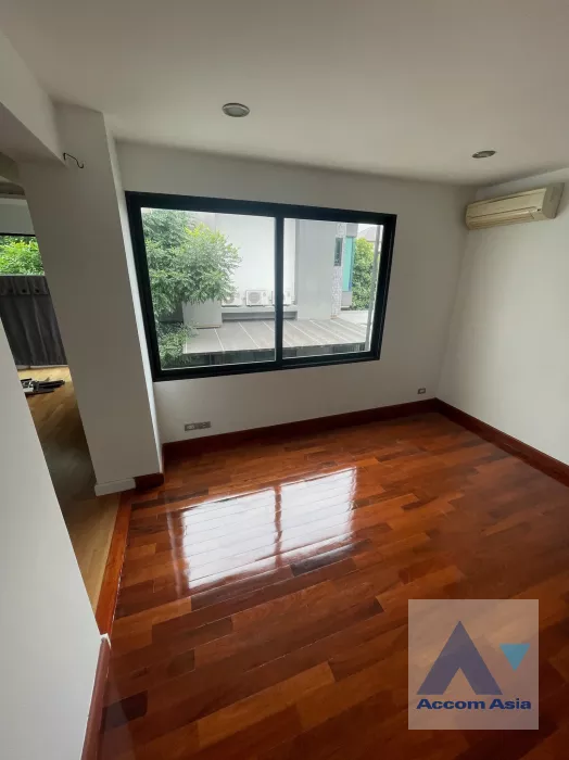 15  4 br House For Sale in Phaholyothin ,Bangkok  AA39581