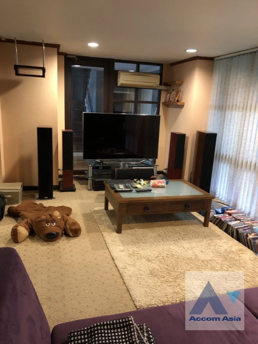  1  4 br House for rent and sale in Sukhumvit ,Bangkok BTS Phra khanong AA39609