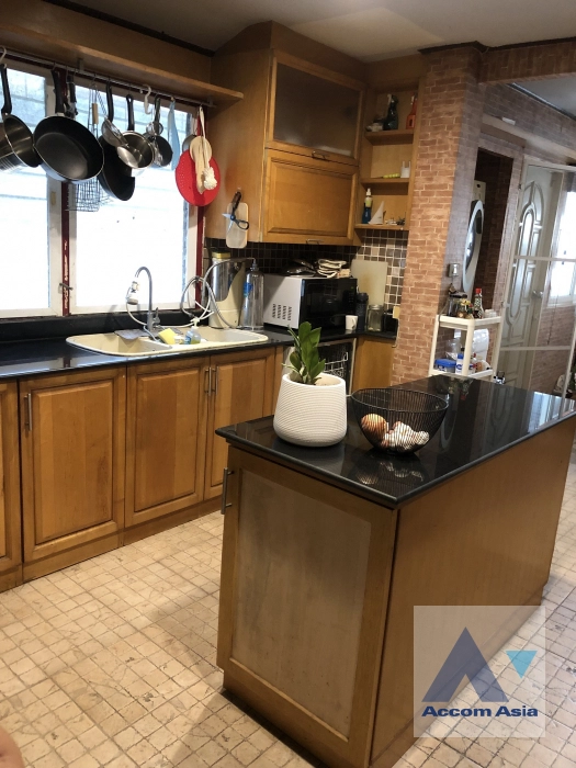 10  4 br House for rent and sale in Sukhumvit ,Bangkok BTS Phra khanong AA39609