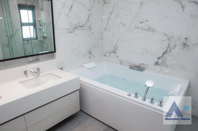 16  3 br House for rent and sale in Lat Phrao ,Bangkok  at The Gentry Ekamai - Ladprao AA39611