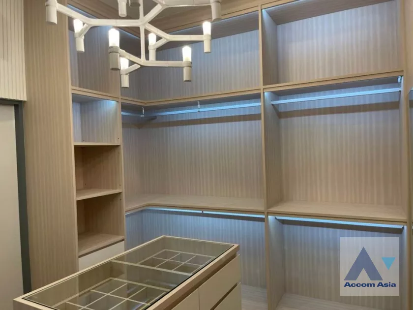 4  4 br House For Sale in Pattanakarn ,Bangkok  at The City Sukhumvit Onnut AA39618