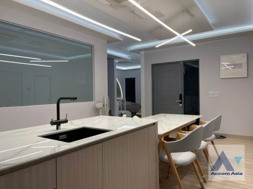 6  4 br House For Sale in Pattanakarn ,Bangkok  at The City Sukhumvit Onnut AA39618