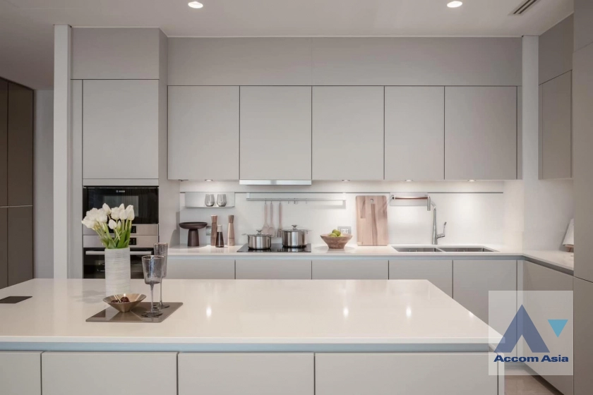 5  2 br Condominium For Rent in Ploenchit ,Bangkok BTS Chitlom at The Residences at Sindhorn Kempinski Hotel Bangkok AA39619