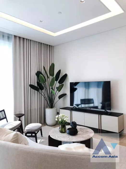 Fully Furnished |  2 Bedrooms  Condominium For Rent in Ploenchit, Bangkok  near BTS Ratchadamri (AA39619)