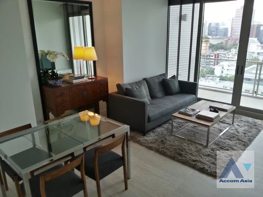  1 Bedroom  Condominium For Rent & Sale in Ploenchit, Bangkok  near BTS Ratchadamri (AA39620)