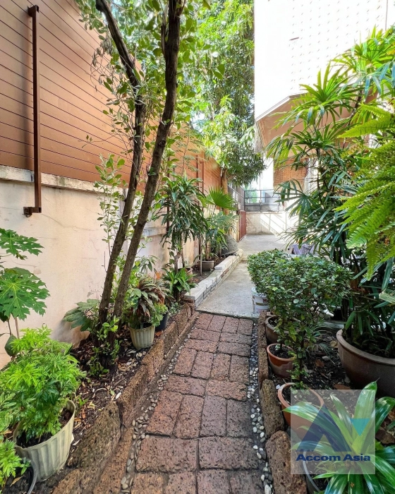 14  8 br Building For Sale in Sukhumvit ,Bangkok BTS Punnawithi AA39623