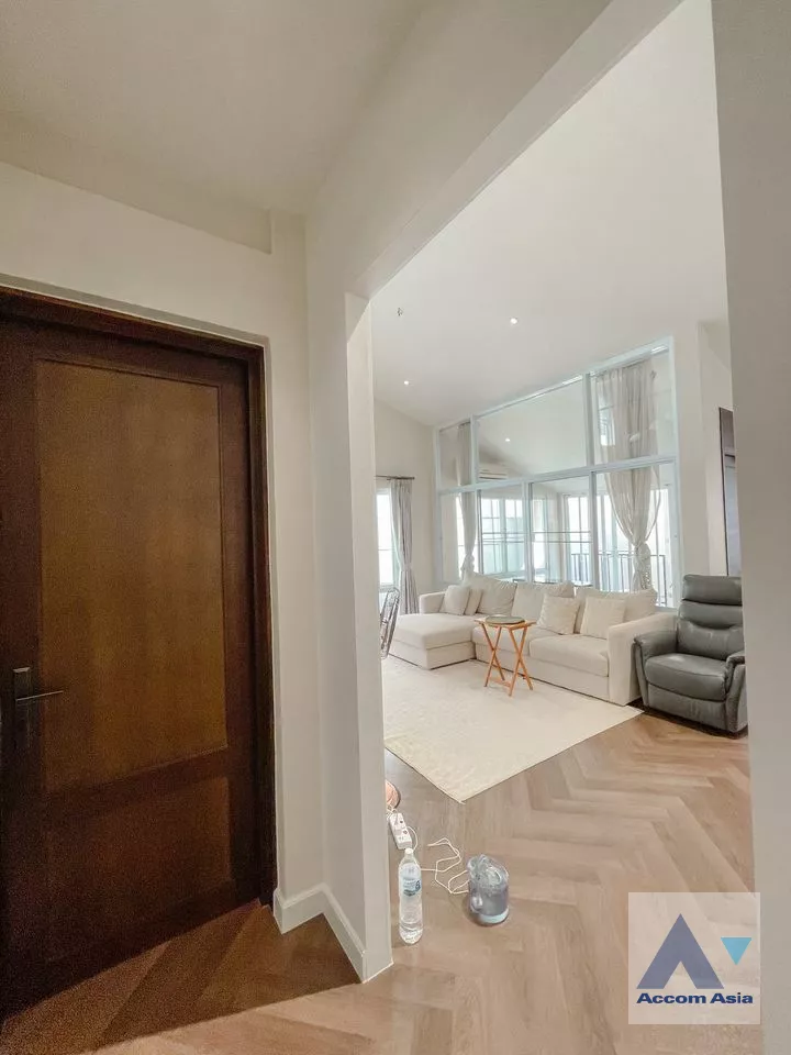 5  2 br House For Sale in Sukhumvit ,Bangkok BTS Phra khanong at Safe and local lifestyle Home AA39625