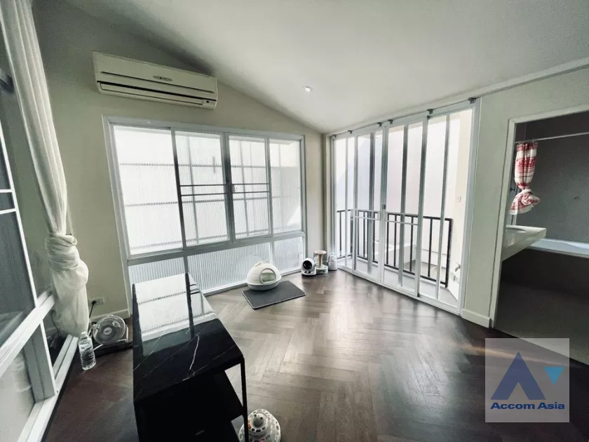 14  2 br House For Sale in Sukhumvit ,Bangkok BTS Phra khanong at Safe and local lifestyle Home AA39625