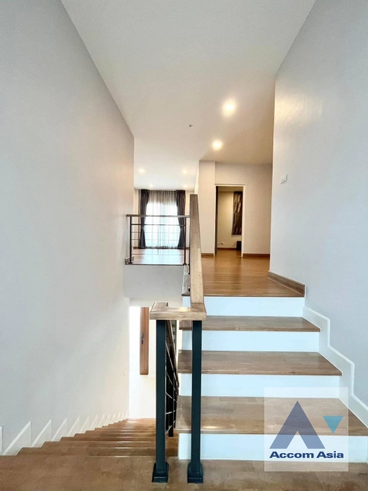 8  4 br House For Rent in Phaholyothin ,Bangkok  at Centro Vibhavadi AA39632