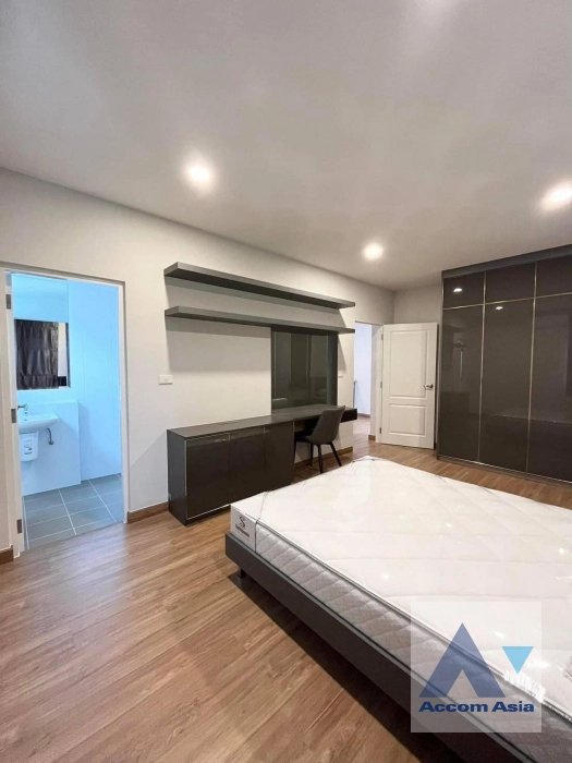 12  4 br House For Rent in Phaholyothin ,Bangkok  at Centro Vibhavadi AA39632