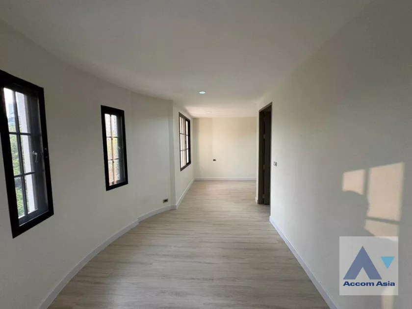 16  3 br Townhouse For Sale in Sukhumvit ,Bangkok BTS Phrom Phong at Chicha Castle AA39637