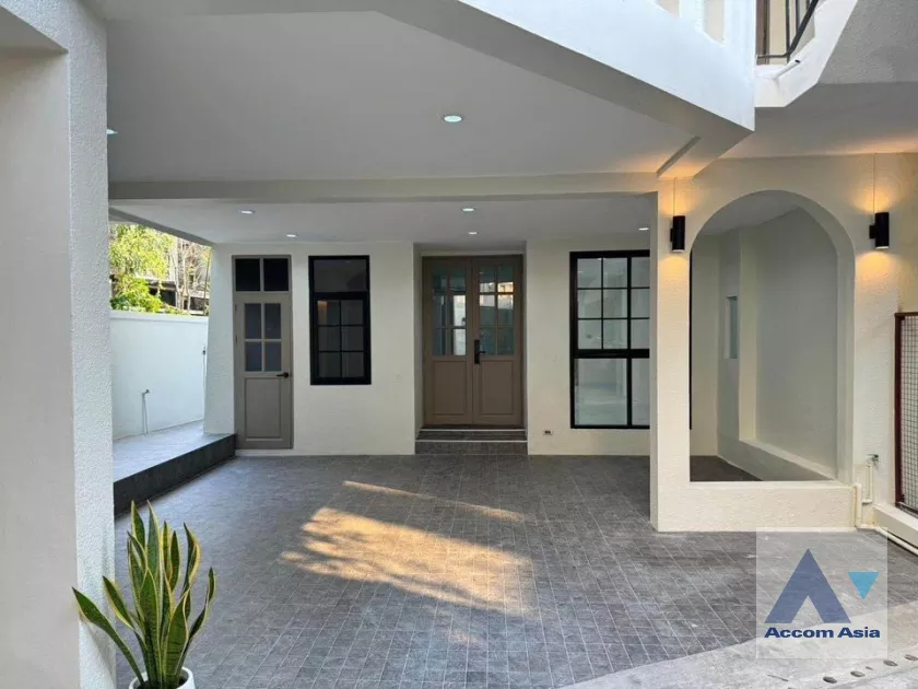24  3 br Townhouse For Sale in Sukhumvit ,Bangkok BTS Phrom Phong at Chicha Castle AA39637