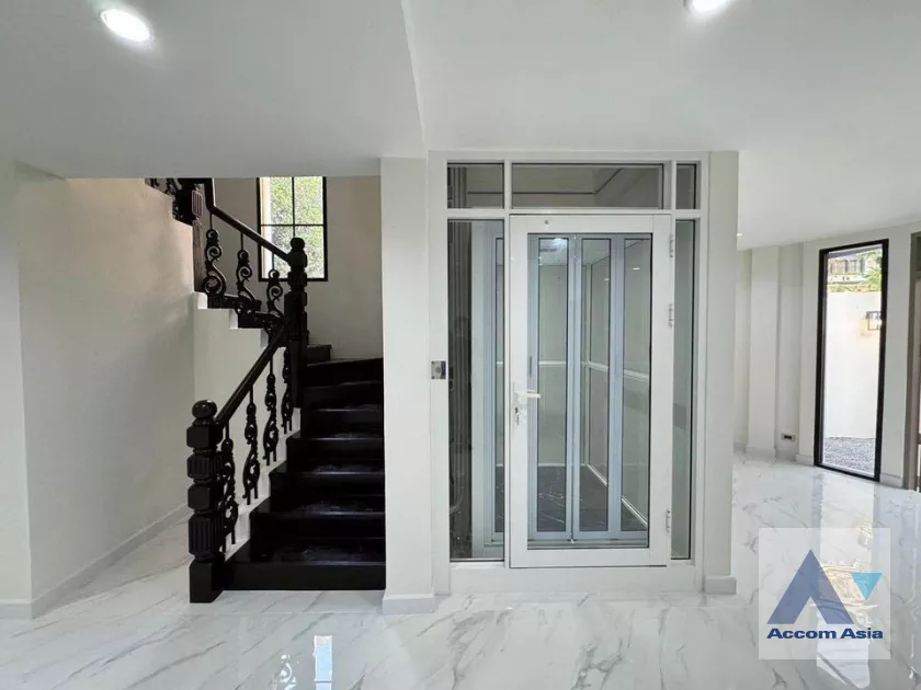 8  3 br Townhouse For Sale in Sukhumvit ,Bangkok BTS Phrom Phong at Chicha Castle AA39637