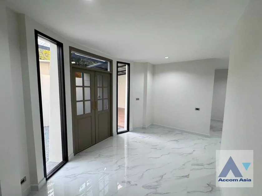 4  3 br Townhouse For Sale in Sukhumvit ,Bangkok BTS Phrom Phong at Chicha Castle AA39637