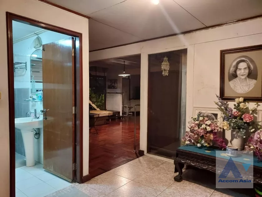 9  5 br House For Rent in Samutprakan ,Samutprakan  AA39638