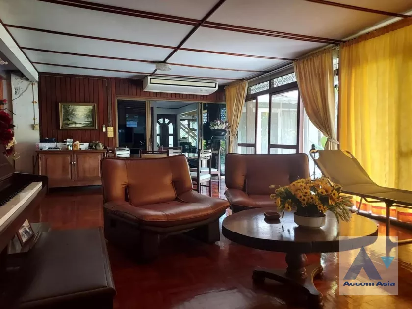 11  5 br House For Rent in Samutprakan ,Samutprakan  AA39638