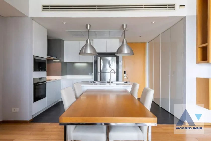 unit 2 Bedrooms  Condominium For Rent in Sukhumvit, Bangkok  near BTS Thong Lo (AA39639)