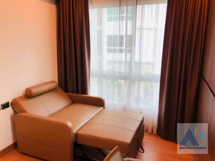  2 Bedrooms  Condominium For Sale in Ratchadapisek, Bangkok  near MRT Thailand Cultural Center (AA39643)