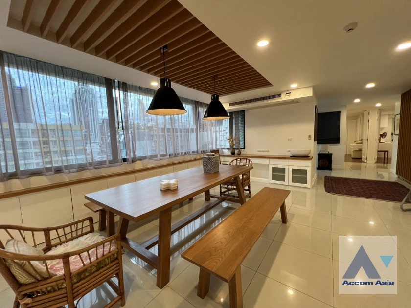 unitBright and spacious condo with classic finishes at Sukhumvit Casa (AA39649)