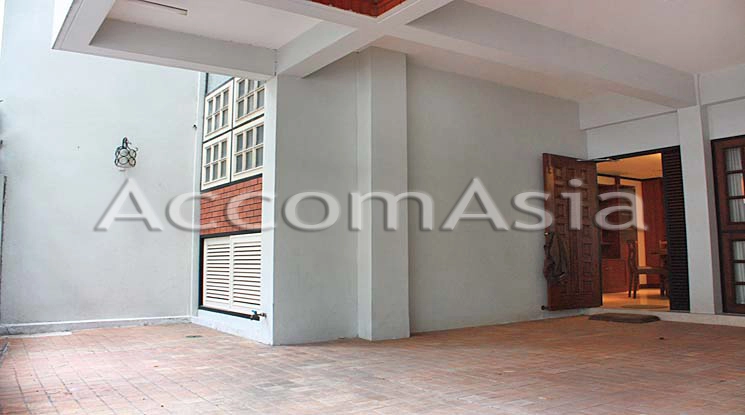 unit 2 Bedrooms  Townhouse For Rent in Sukhumvit, Bangkok  near BTS Nana (11002201)