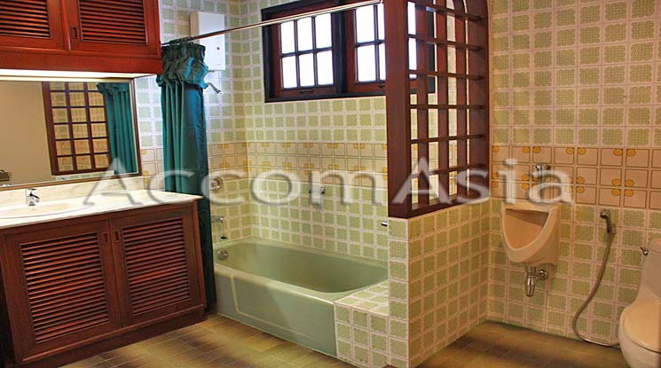 9  2 br Townhouse For Rent in Sukhumvit ,Bangkok BTS Nana 11002201