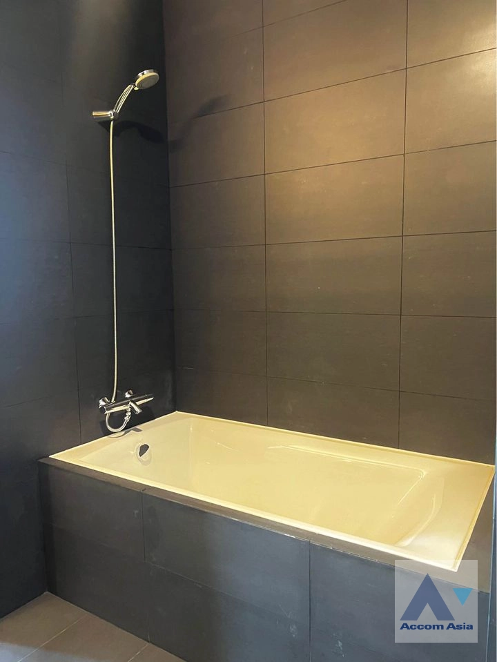 18  3 br Condominium For Rent in Ploenchit ,Bangkok BTS Ploenchit at Noble Ploenchit AA39677