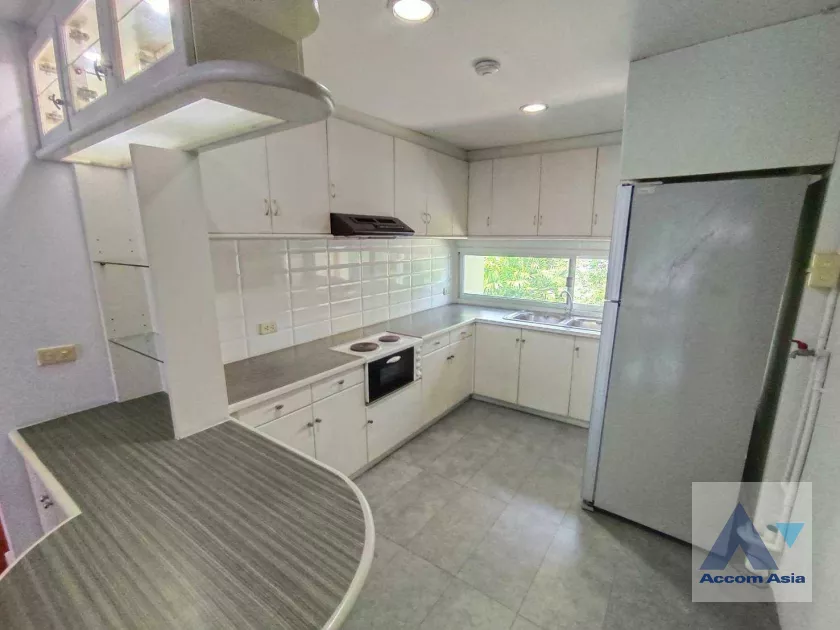 6  2 br Apartment for rent and sale in Sukhumvit ,Bangkok BTS Asok - MRT Phetchaburi at Greenery garden and privacy AA39681