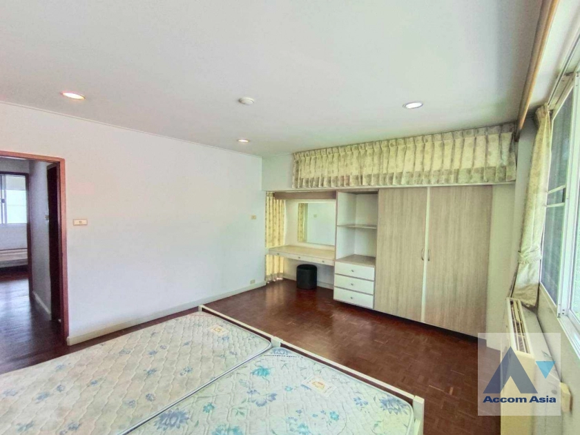 11  2 br Apartment for rent and sale in Sukhumvit ,Bangkok BTS Asok - MRT Phetchaburi at Greenery garden and privacy AA39682