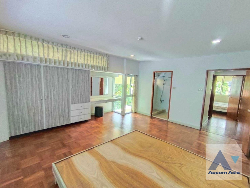 9  2 br Apartment for rent and sale in Sukhumvit ,Bangkok BTS Asok - MRT Phetchaburi at Greenery garden and privacy AA39682