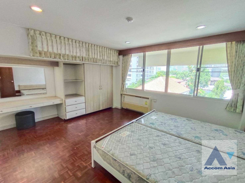 10  2 br Apartment for rent and sale in Sukhumvit ,Bangkok BTS Asok - MRT Phetchaburi at Greenery garden and privacy AA39682