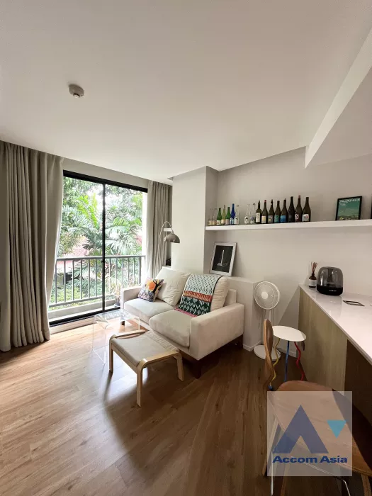  1 Bedroom  Condominium For Sale in Ratchadapisek, Bangkok  near MRT Phetchaburi (AA39687)