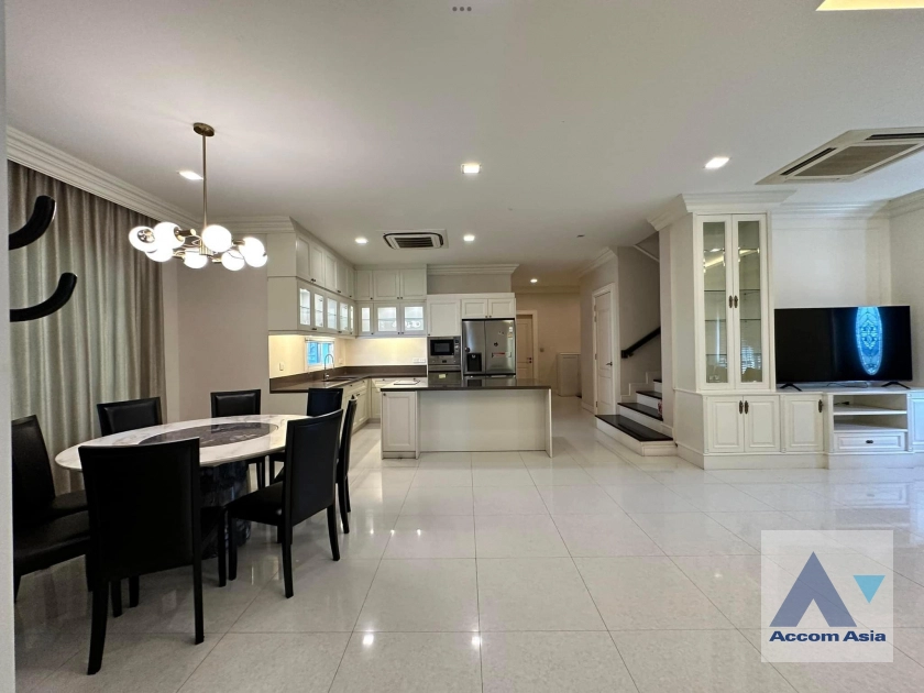 unit 4 Bedrooms  House For Rent & Sale in Samutprakan, Samutprakan  (AA39688)