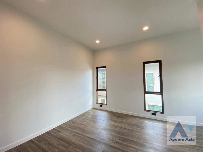 7  4 br House For Rent in Krungthep Kreetha ,Bangkok MRT Yaek Lam Sali at Burasiri Krungthep Kreetha AA39691