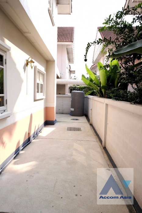 8  3 br House For Rent in Dusit ,Bangkok  at Parkway Chalet AA39698