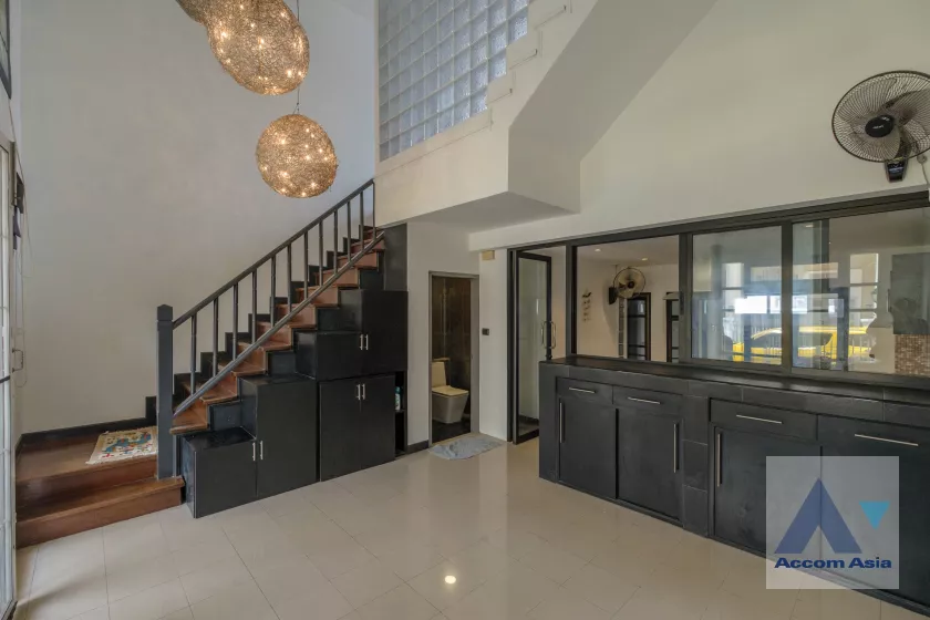 Double High Ceiling, Pet friendly |  3 Bedrooms  Townhouse For Rent in Sukhumvit, Bangkok  near BTS Bang Chak (AA39700)
