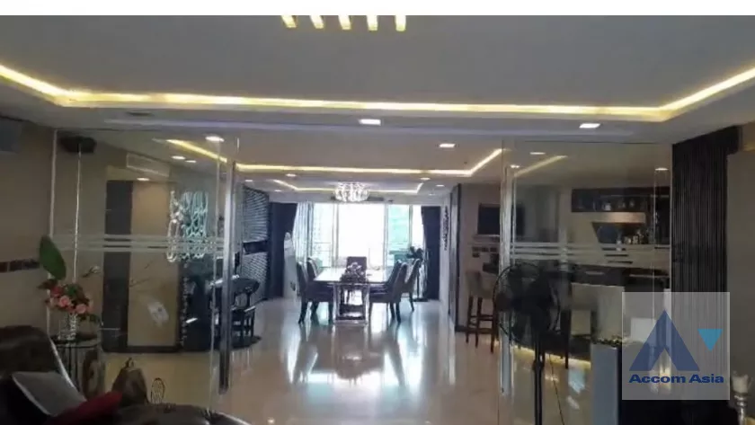 Wattana Heights Condominium  4 Bedroom for Sale BTS Asok in Sukhumvit Bangkok