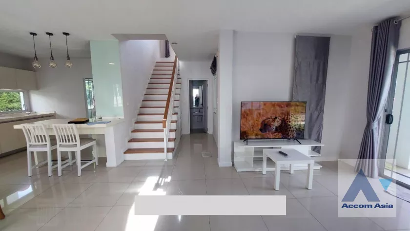 unit 3 Bedrooms  House For Rent in Pattanakarn, Bangkok  near ARL Ban Thap Chang (AA39718)