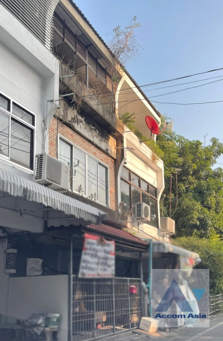 unitTownhouse with great potential for renovation in Sukhumvit (AA39719)